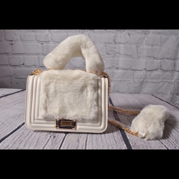 NWT Faux Fur White Mixed Metal Clutch - Picture 3 of 11